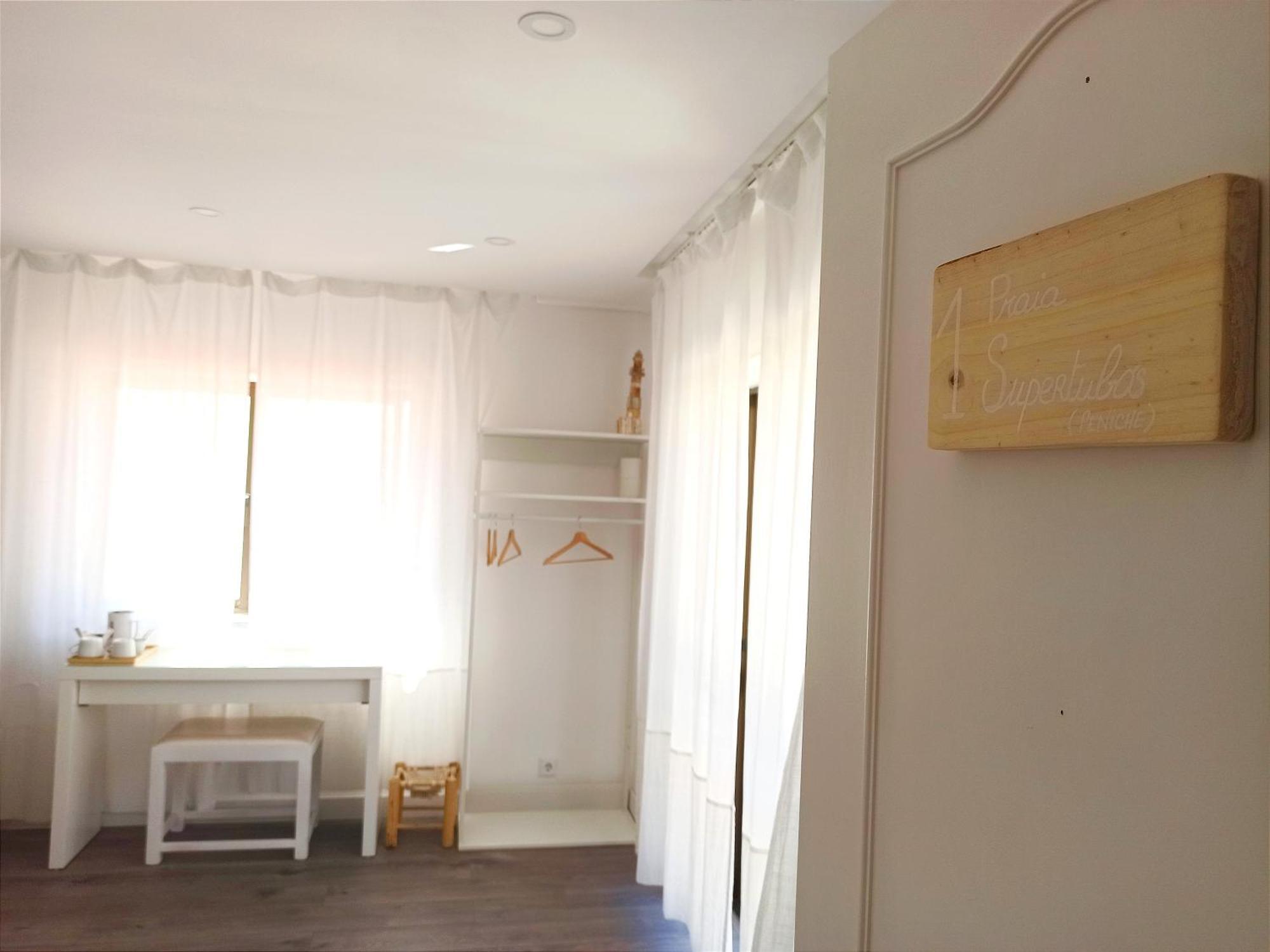 Bed and Breakfast Supertubos House Peniche Atouguia Da Baleia Habitación foto